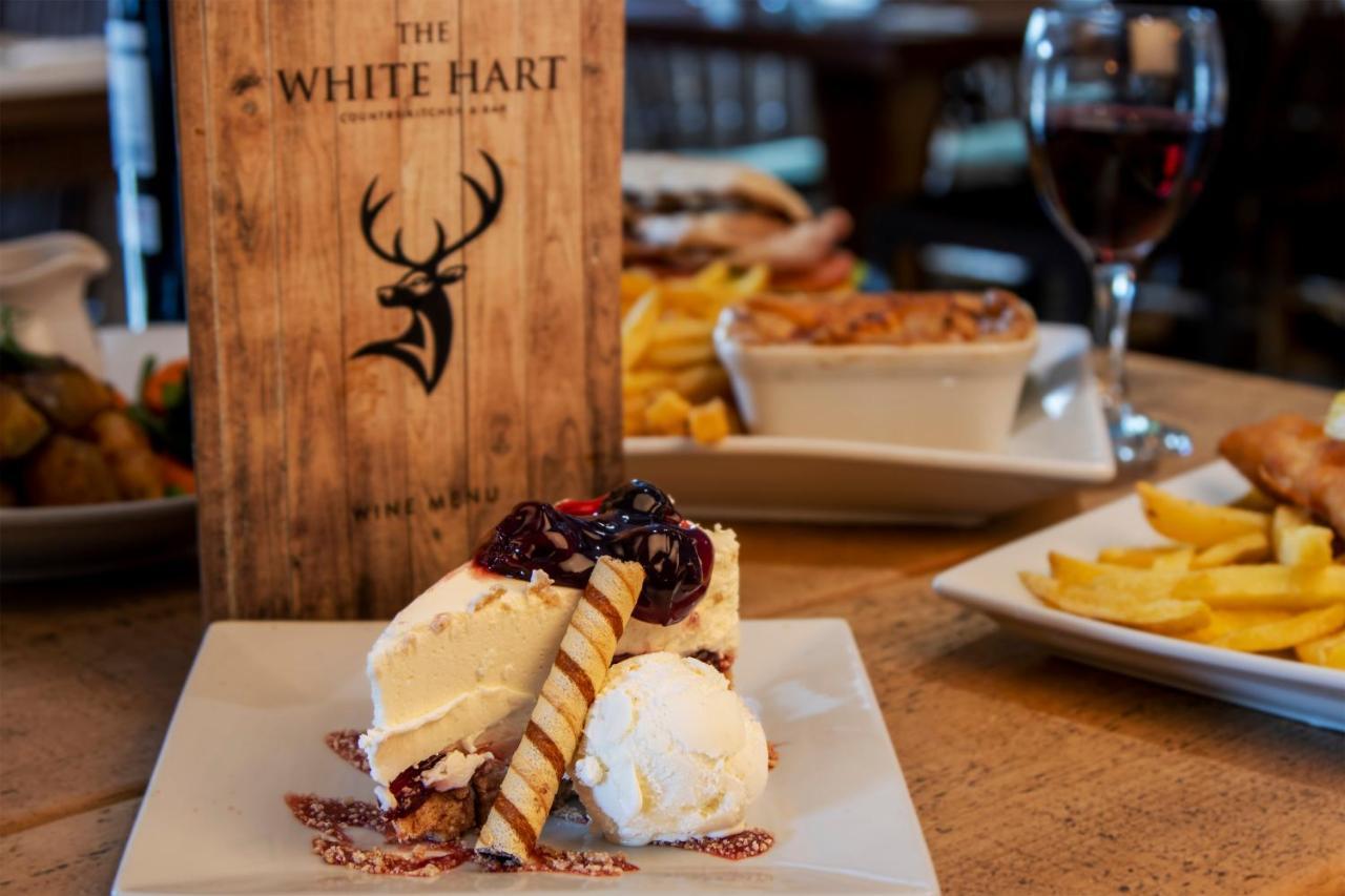 White Hart Inn Bouth Luaran gambar